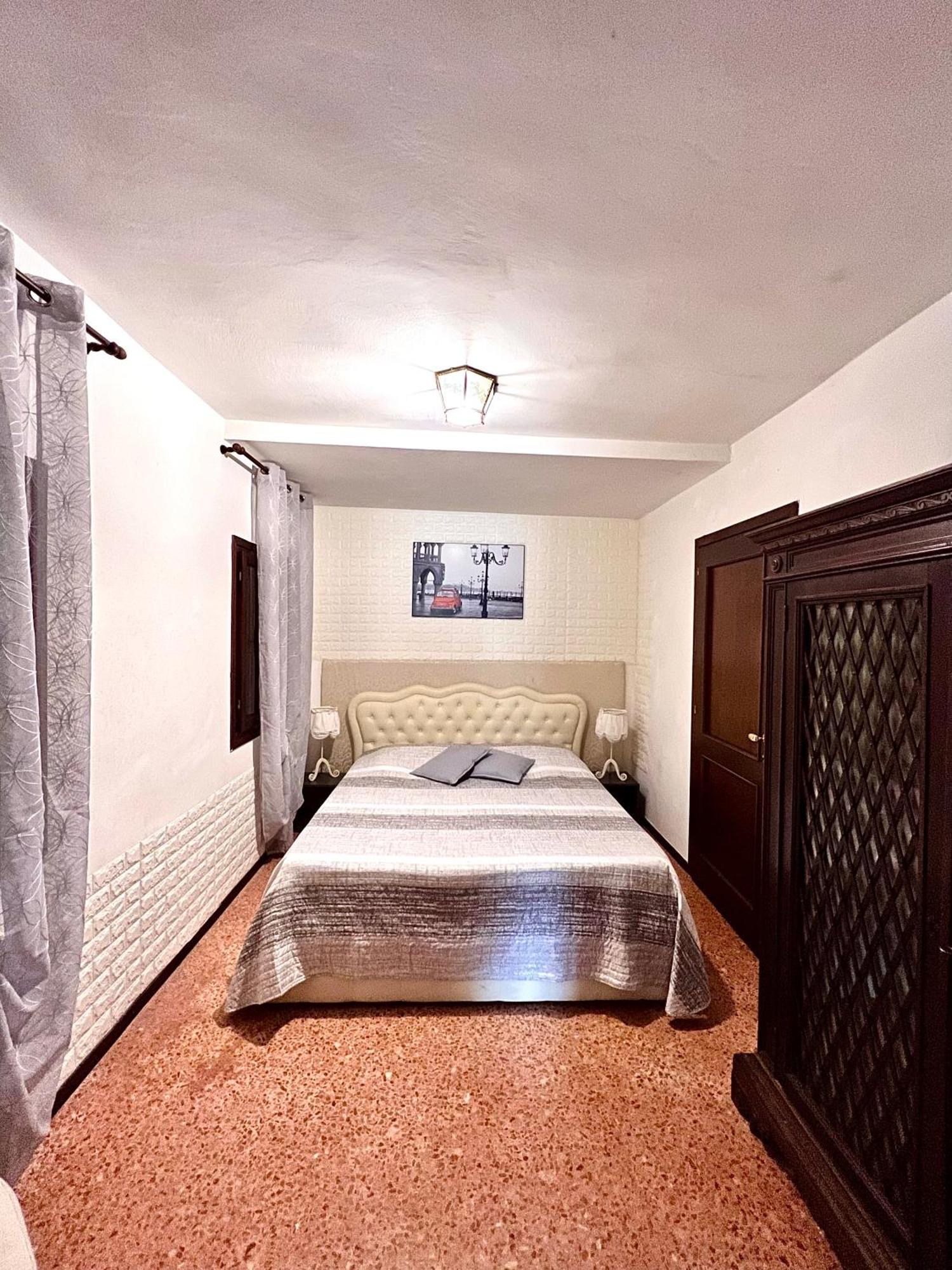 Palazzo Malipiero Apartment Venice Bilik gambar